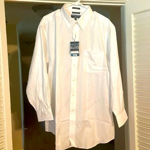 NWT men’s 100% cotton wrinkle-free button down white shirt by Saddlebred